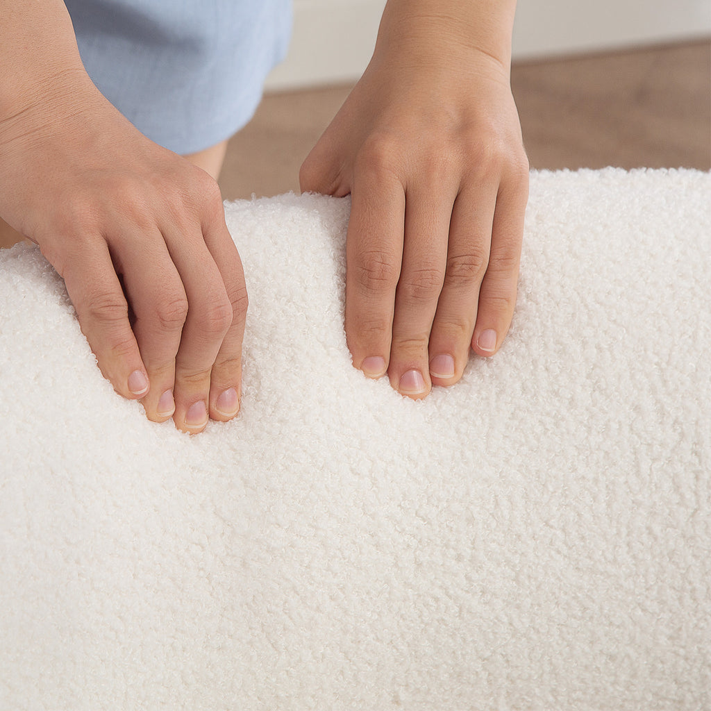 Fauteuil en tissu bouclette, pieds bois en V — blanc — vue 9